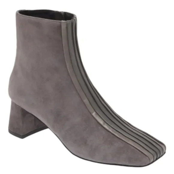 Jeffrey Campbell Gray Peace Out Square Toe Boots. Sz: 9.5
